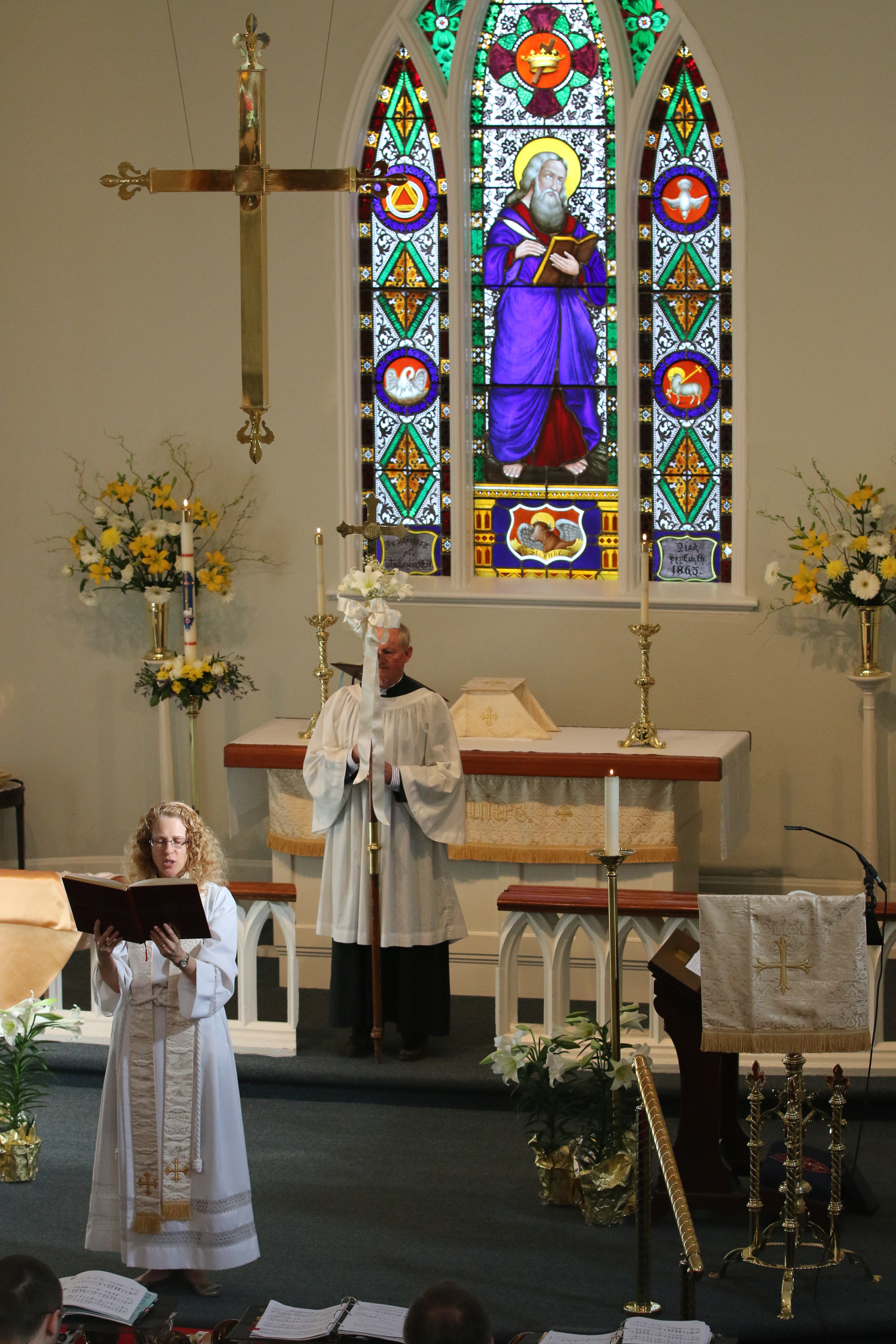 Picture of Christ Church 8:00 a.m. Easter service. Photo by Jim Hughes