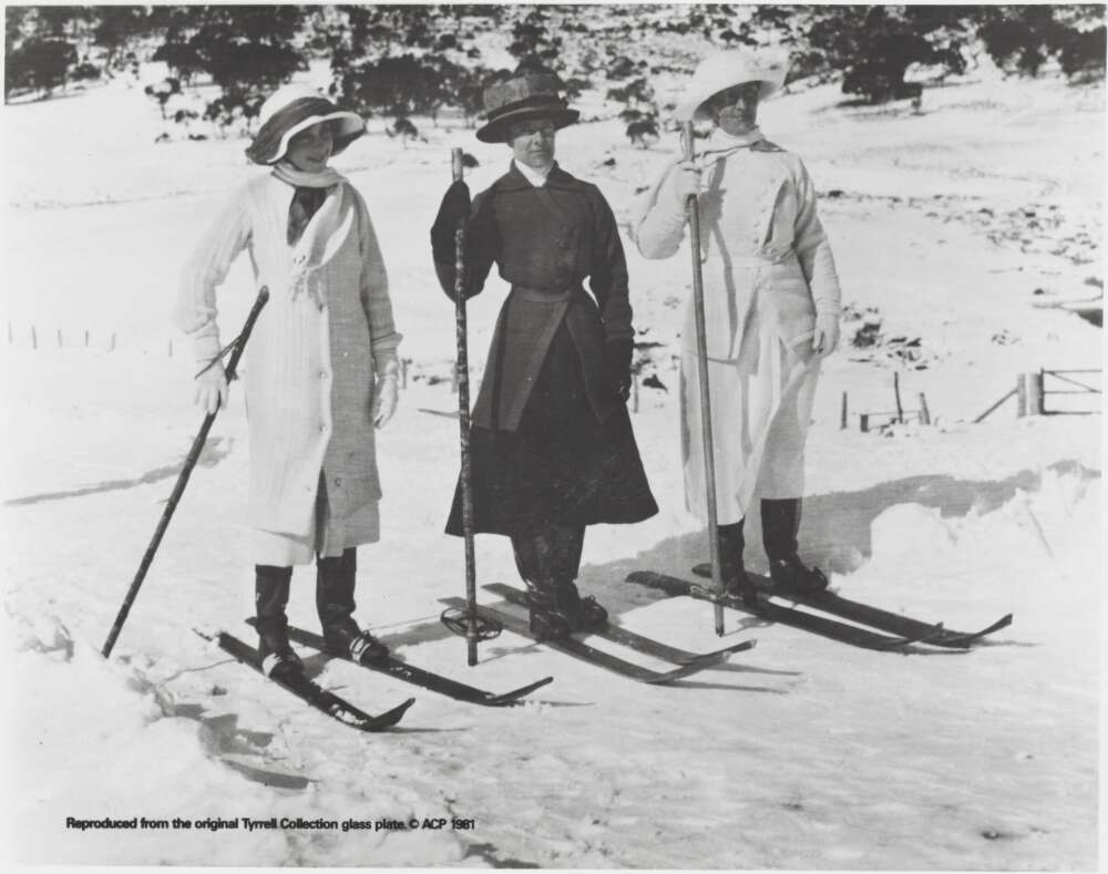 HISTORY OF SKI WEAR - Part One