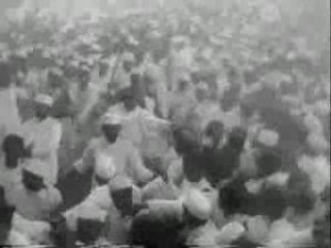 Still from original footage of Salt March, Gujarat, 1930/public domain