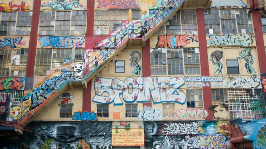 Photo of 5Pointz graffiti on a building