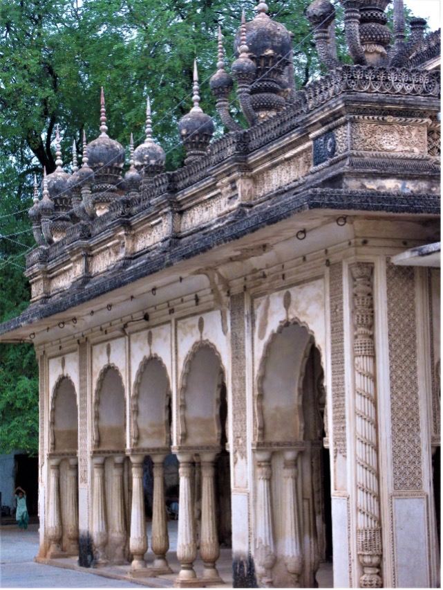 Paigah tombs, Hyderabad, Telangana, 2008. Photo by Joyce Burkhalter Flueckiger.